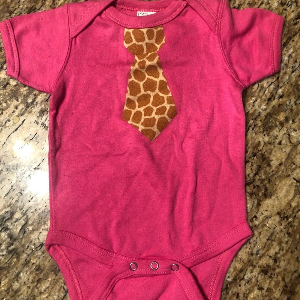 Pink Onesis with Giraffee Tie  1gif12mo  Handmade NWT Boutique